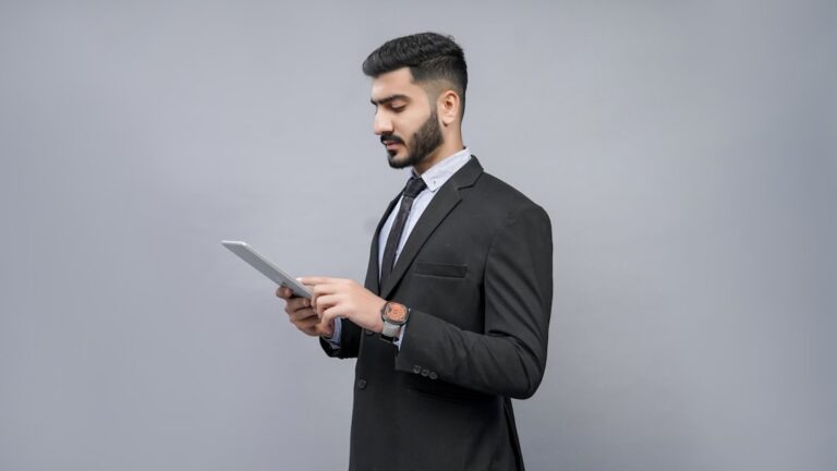 Jak przebranżowić się do IT? Poradnik dla osób bez doświadczenia